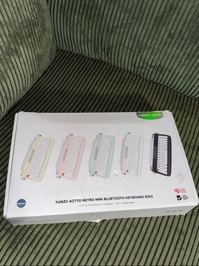 YUNZII & actto Retro Typewriter Keyboard - White